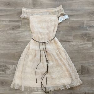 🆕NINE WEST NWT Tiered Off-Shoulder Cream Dress with Belt